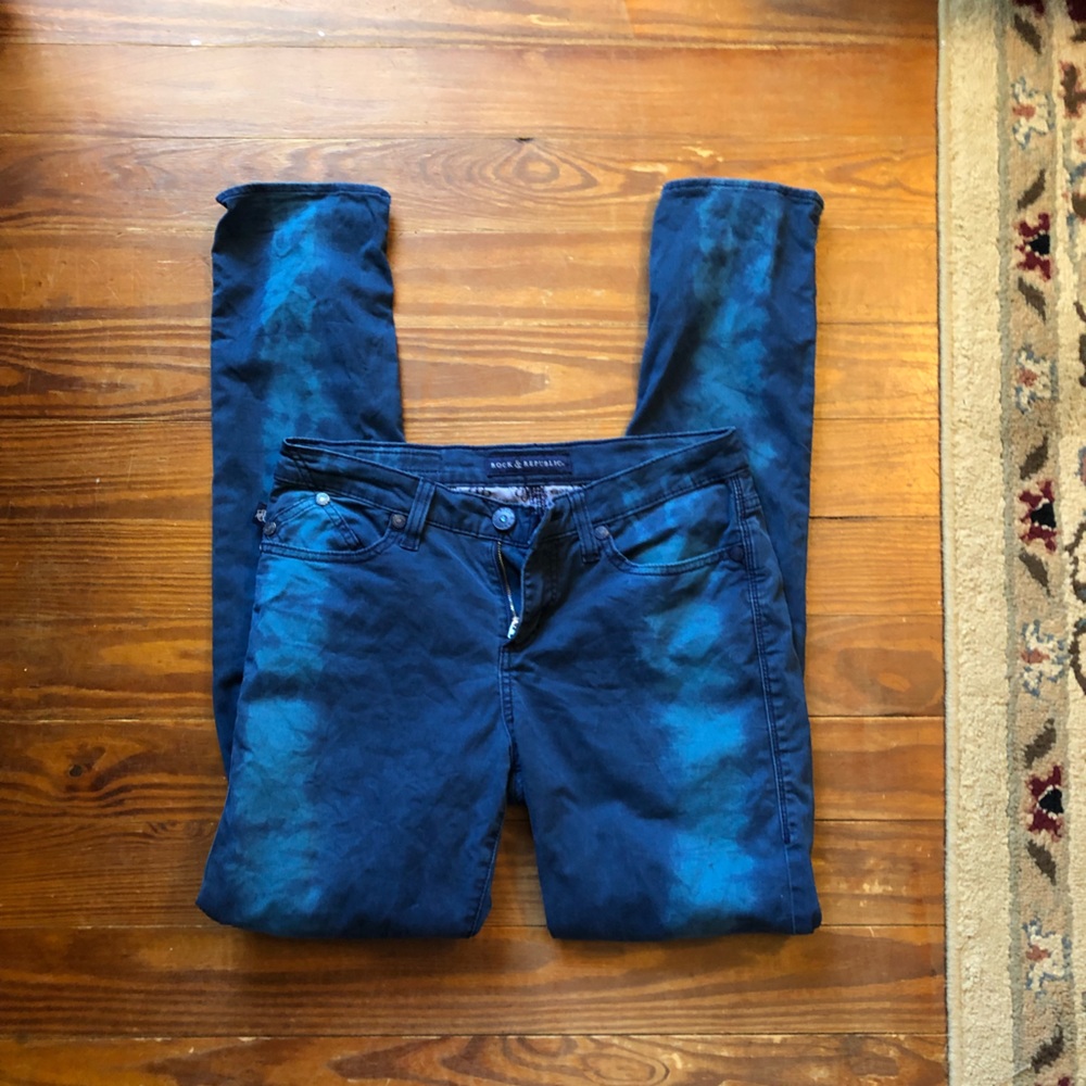 Rock and Republic Size 8M Two/toned Blue Jeans